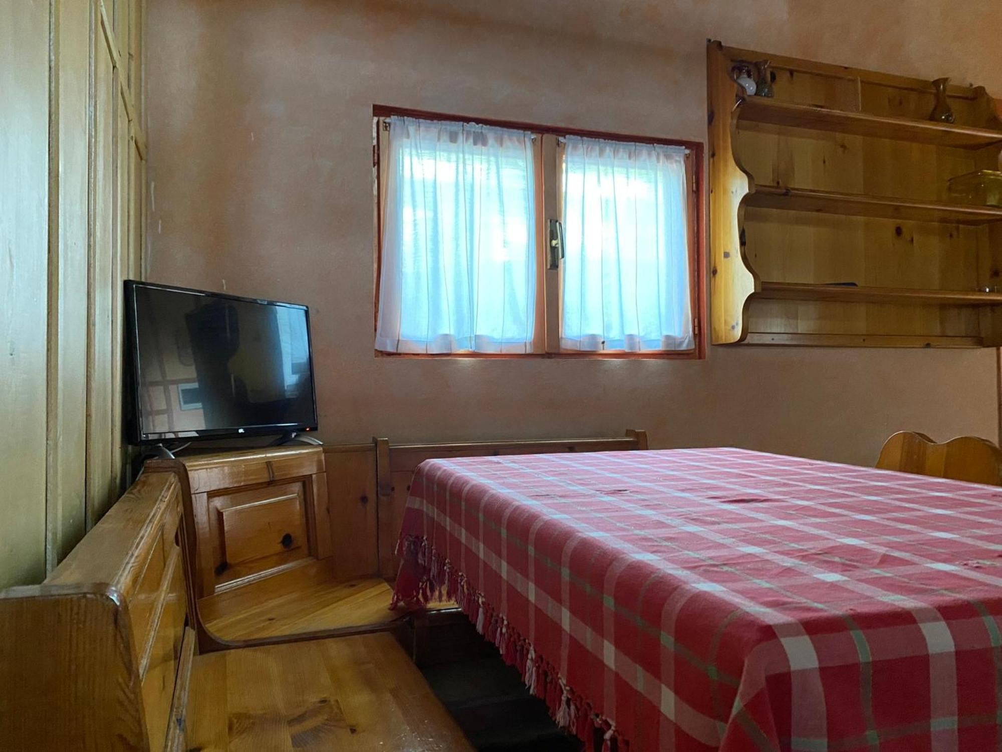 Camping Montorfano ภายนอก รูปภาพ