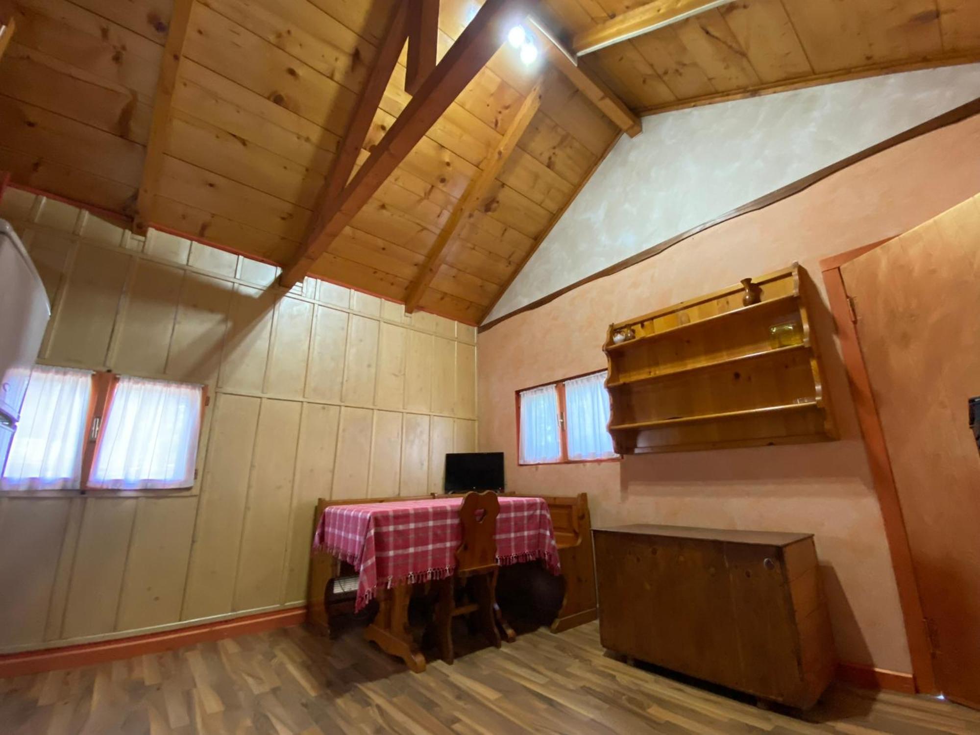 Camping Montorfano ภายนอก รูปภาพ