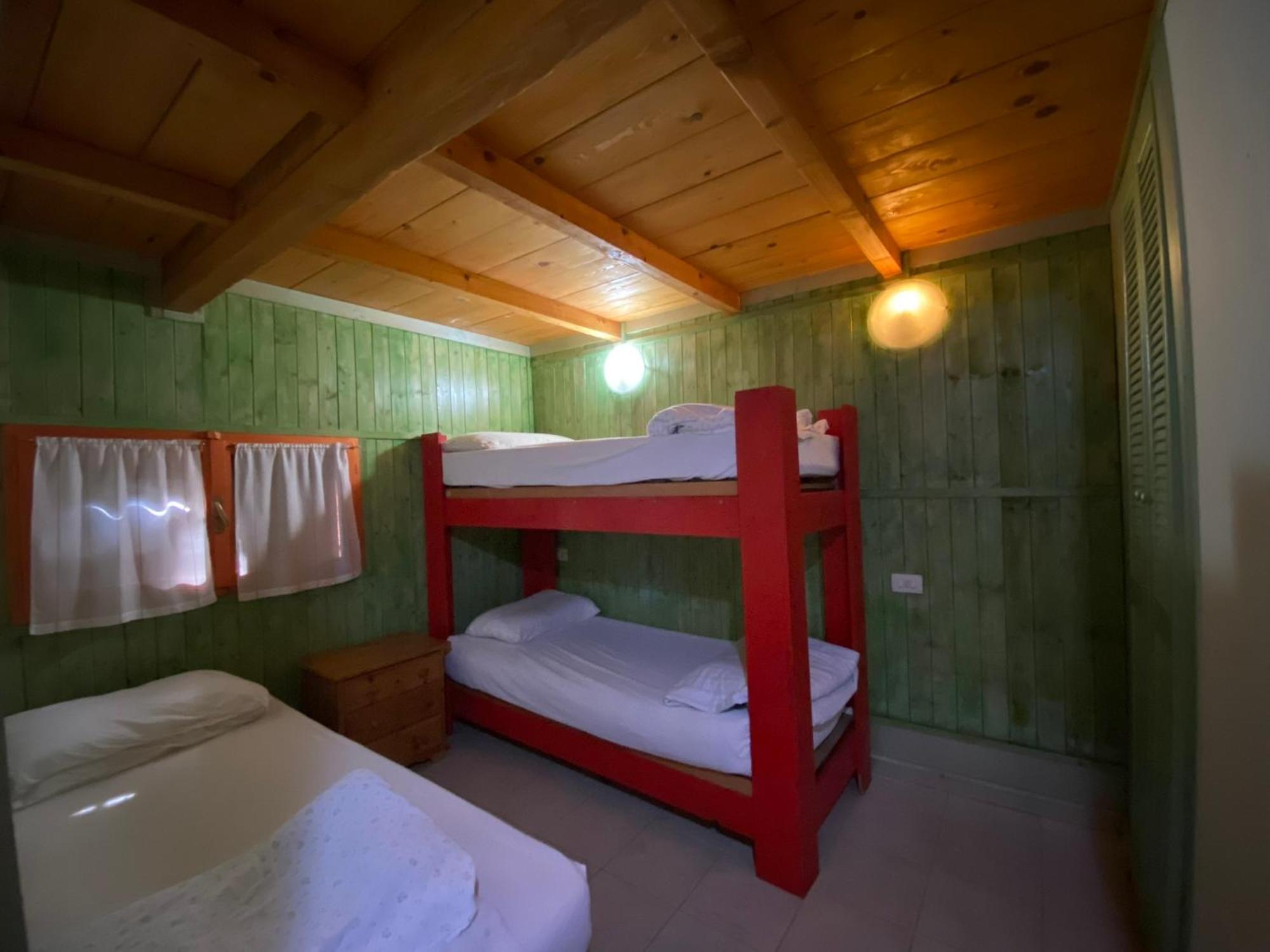 Camping Montorfano ภายนอก รูปภาพ