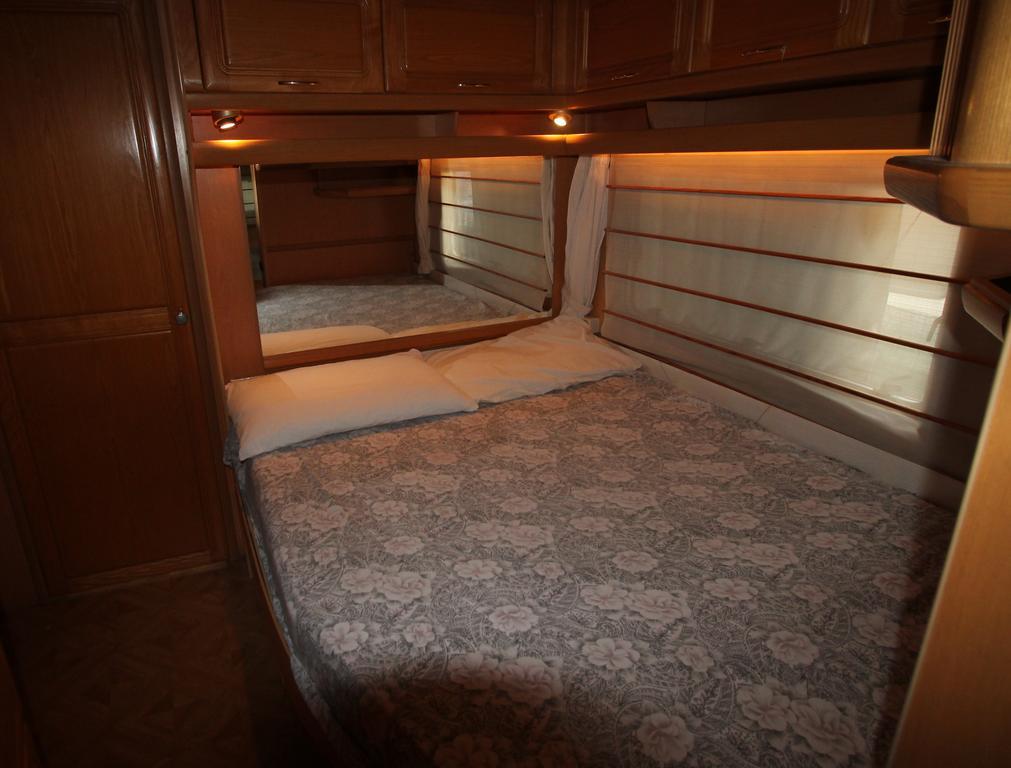 Camping Montorfano ภายนอก รูปภาพ