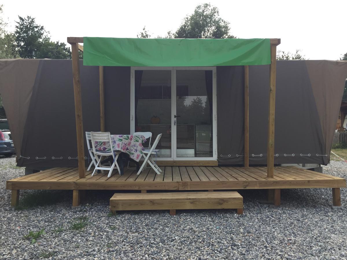 Camping Montorfano ภายนอก รูปภาพ