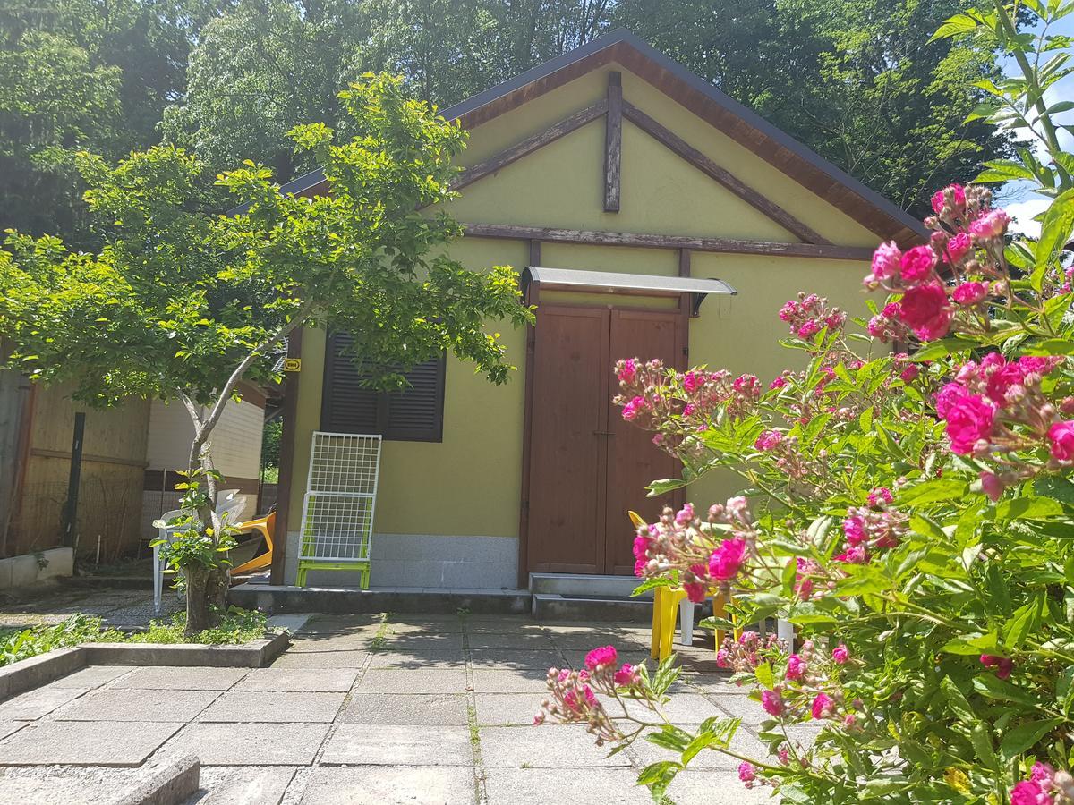 Camping Montorfano ภายนอก รูปภาพ
